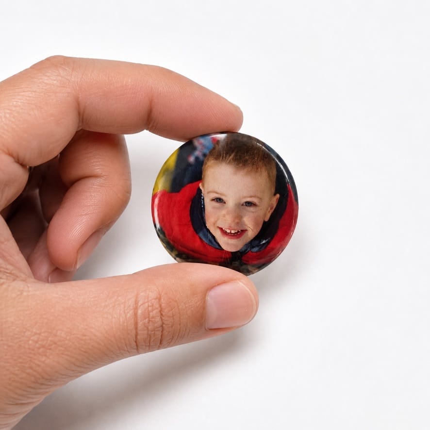 Persoonlijke button met foto — voorkant en pin-sluiting
